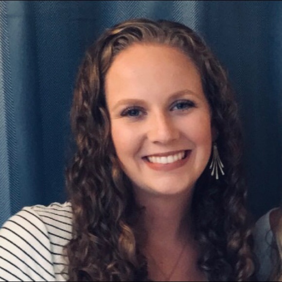 Meet your Posher, Emily - Picture 1 of 1